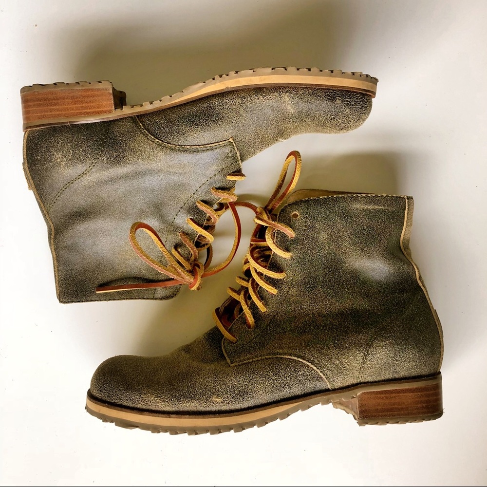 Military style lace-up leather ankle boots